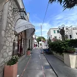 A Due Passi Dal Centro Igea 3*