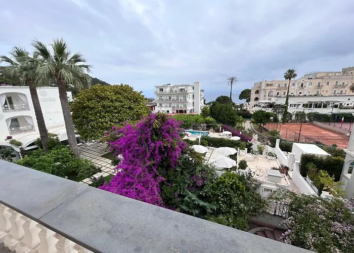 Aparthotel A Due Passi Dal Centro Igea Capri