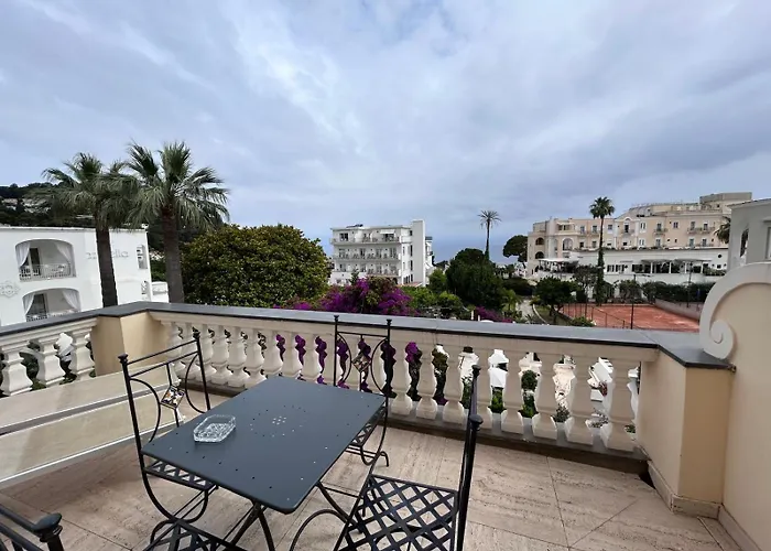 A Due Passi Dal Centro Igea 3* Capri