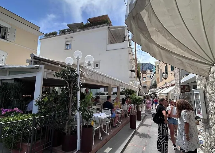 Aparthotel A Due Passi Dal Centro Igea 3*