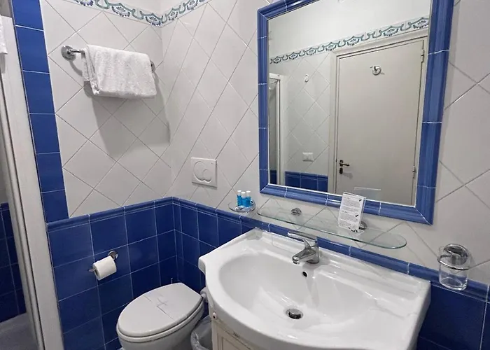 A Due Passi Dal Centro Igea Aparthotel